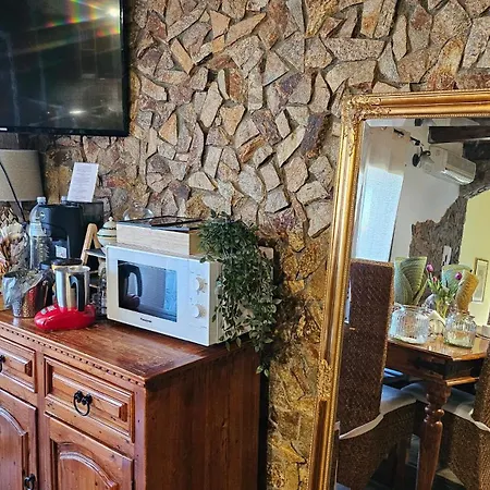 Bed and Breakfast & Relax Eleinad Càbras